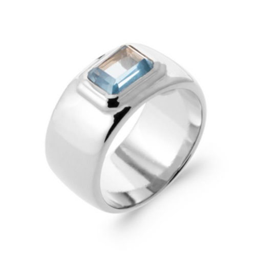 Bague Calypsa en argent 925 rhodié miroir & pierre bleue une pièce couture minimaliste au — Vogue Française