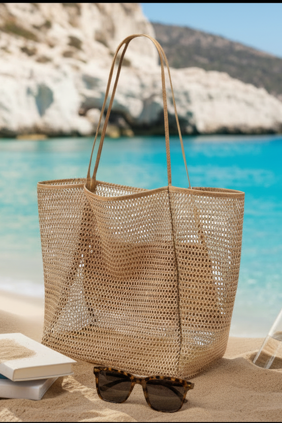 Le tote bag mesh pliable qui devient votre indispensable de l’été — Vogue Française