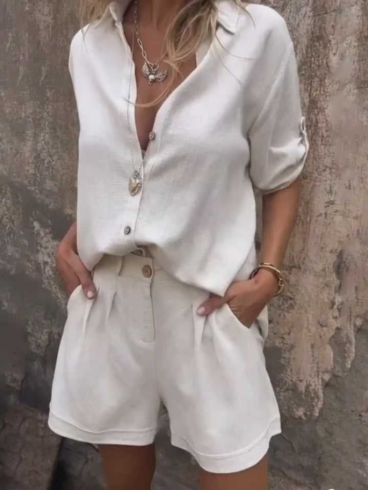 Ensemble raffiné deux pièces en mélange de lin : chemise ample et short taille haute, idéal en voyage